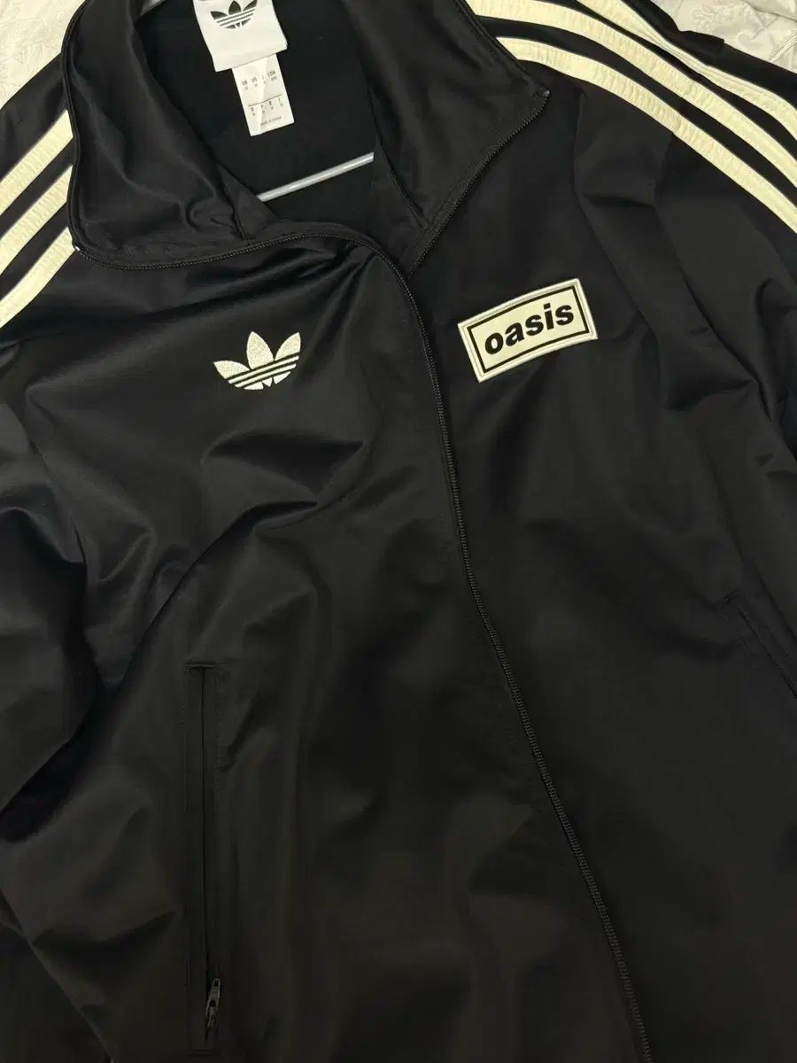 アディダス オアジス トラックジャージ ブラック