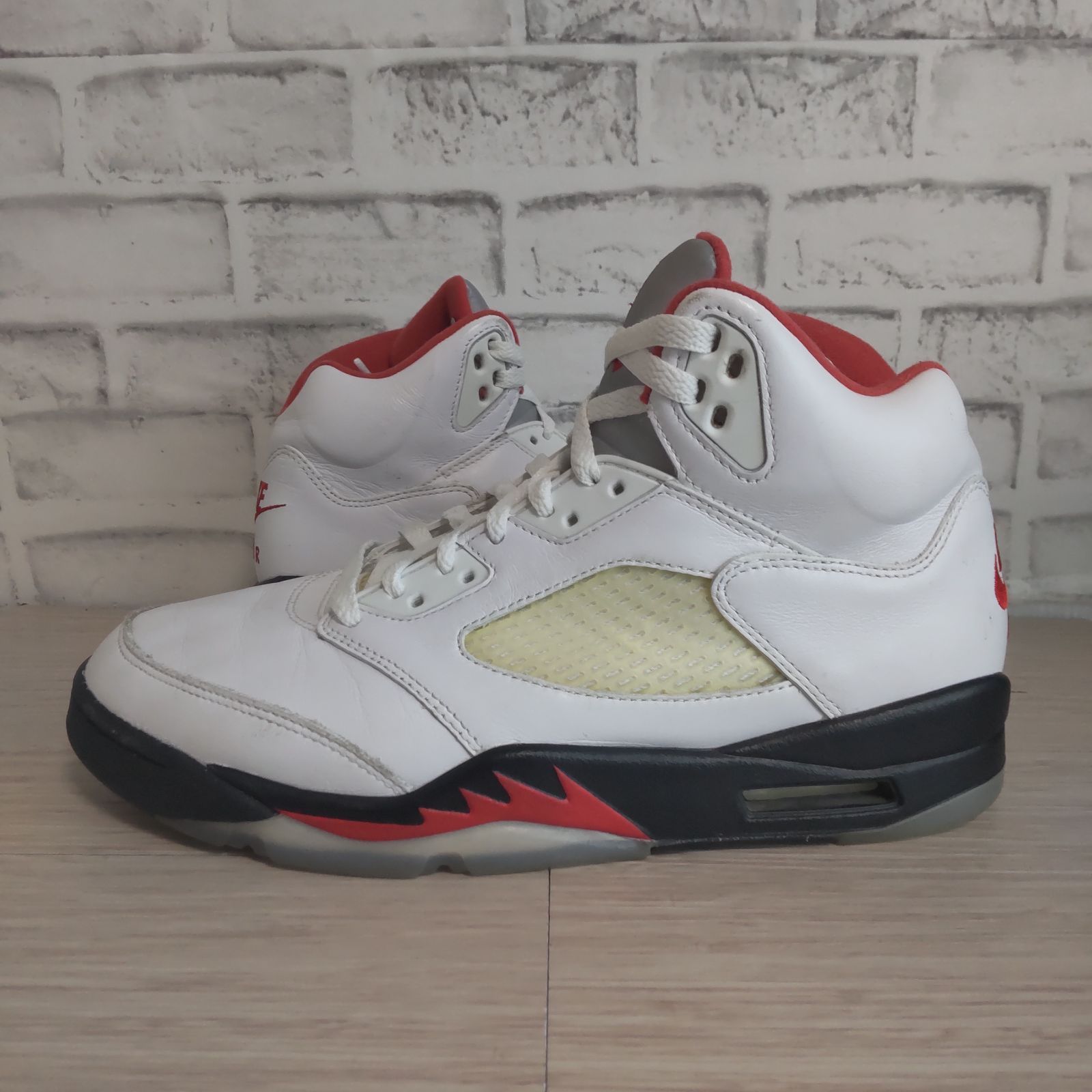 NIKE AIR JORDAN 5 RETRO 