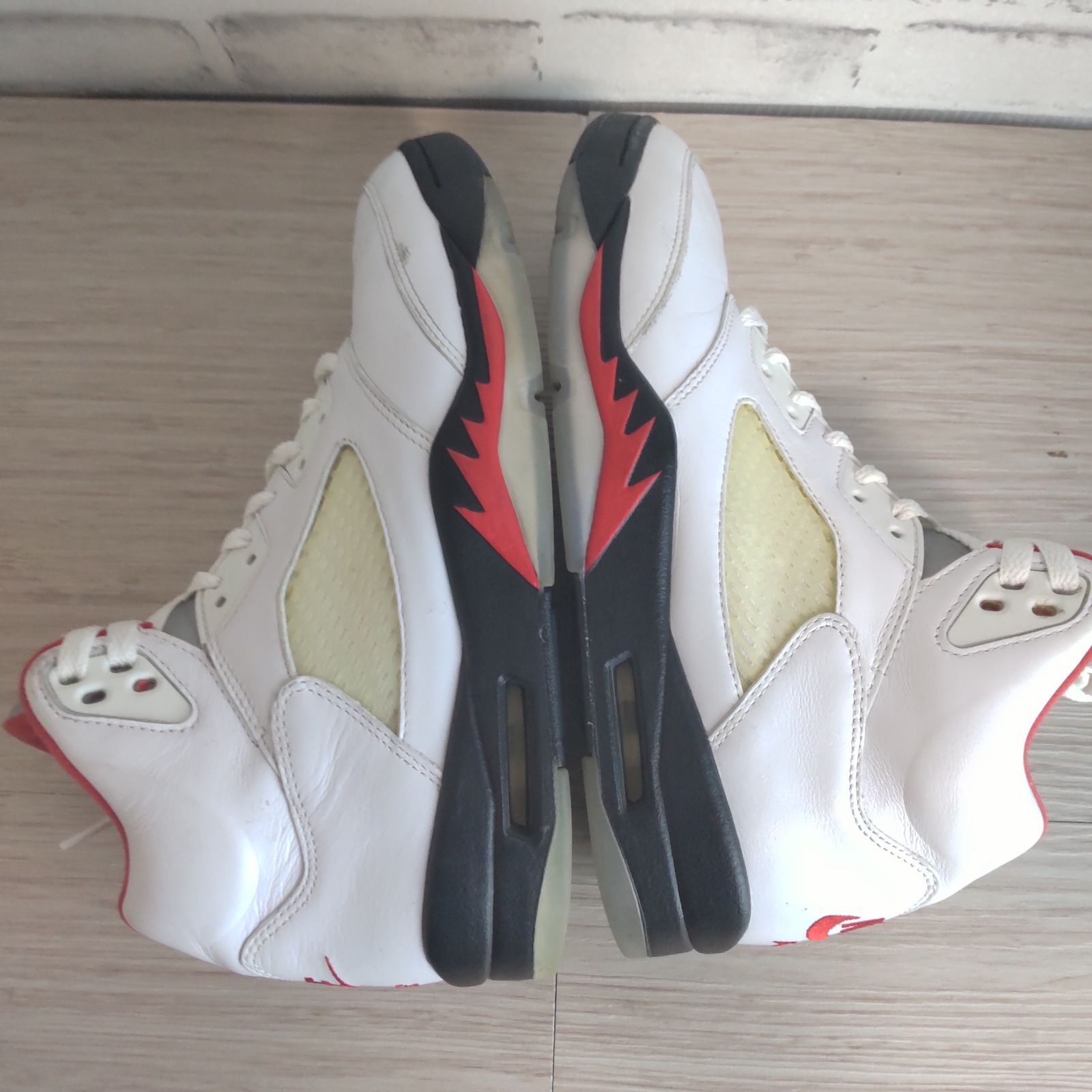 NIKE AIR JORDAN 5 RETRO 