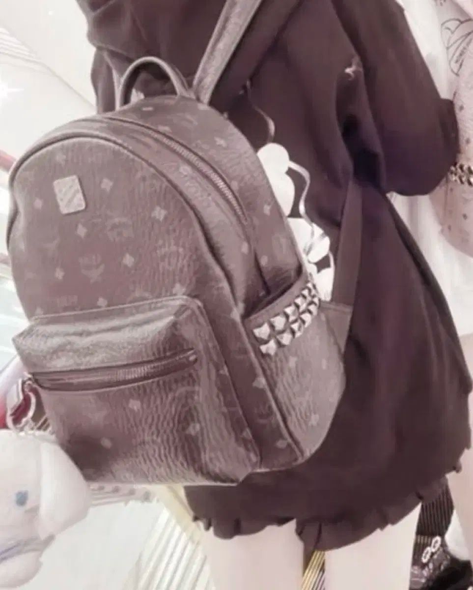 t20【美品】保存袋 Gカード付 MCM ヴィセトス スタッズ ピンク