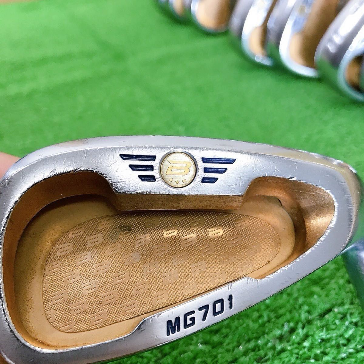 チ813Sホンマ BERES MG701 8本アイアンセット R 純正 HONMA GOLD 金
