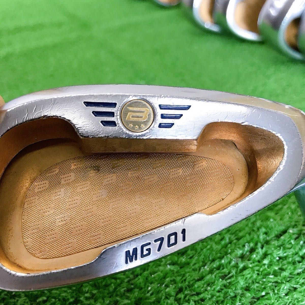 チ813Sホンマ BERES MG701 8本アイアンセット R 純正 HONMA GOLD 金