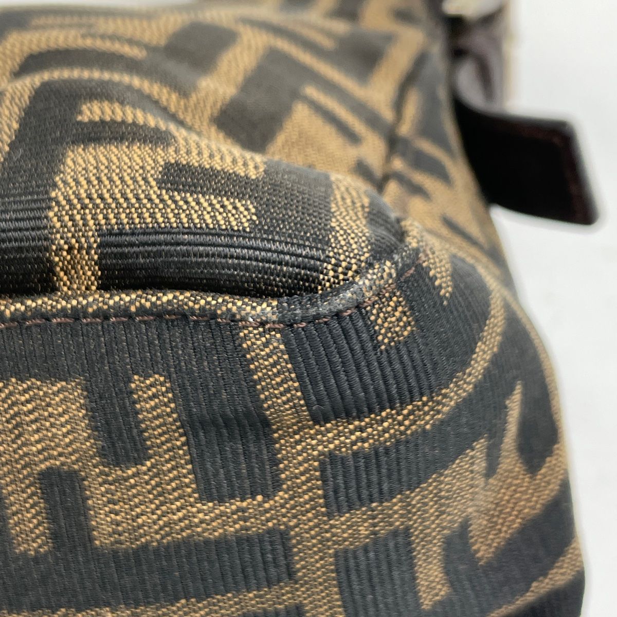 フェンディ FENDI ズッカ柄 ショルダーバッグ マンマバゲット