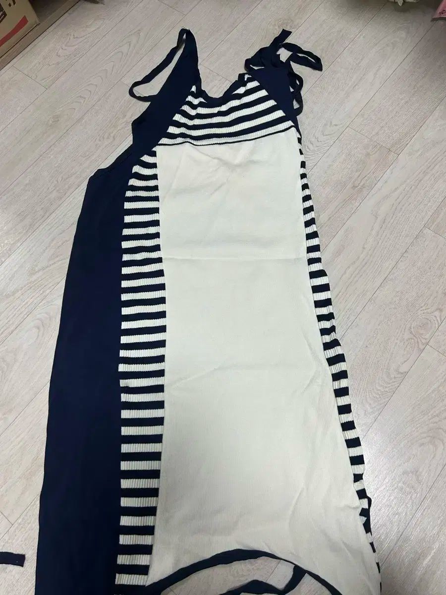 ザオープンプロダクト ホルターネック ONE PIECE