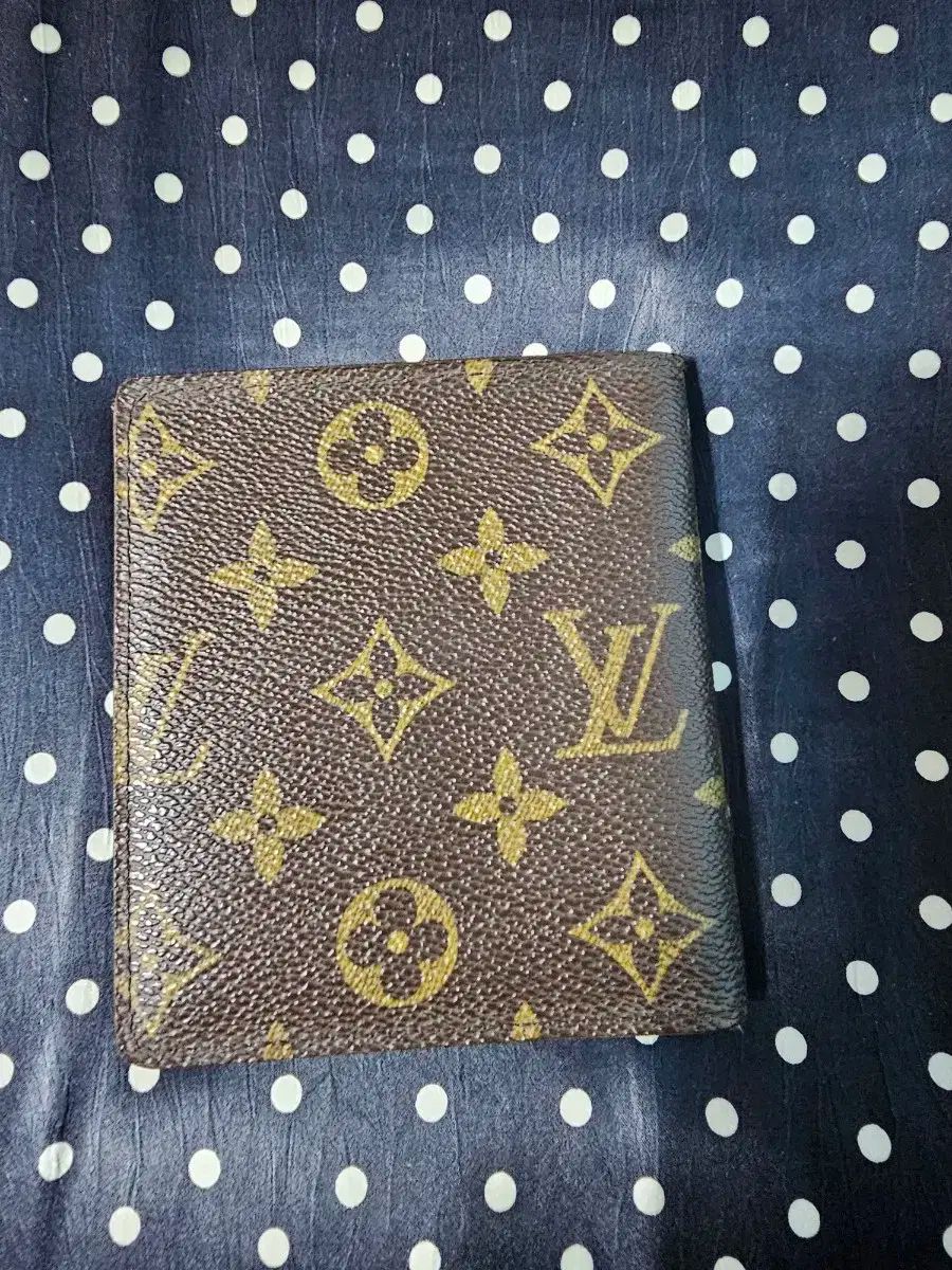 ルイヴィトン モノグラム 10スロット 二つ折り財布 m 60883