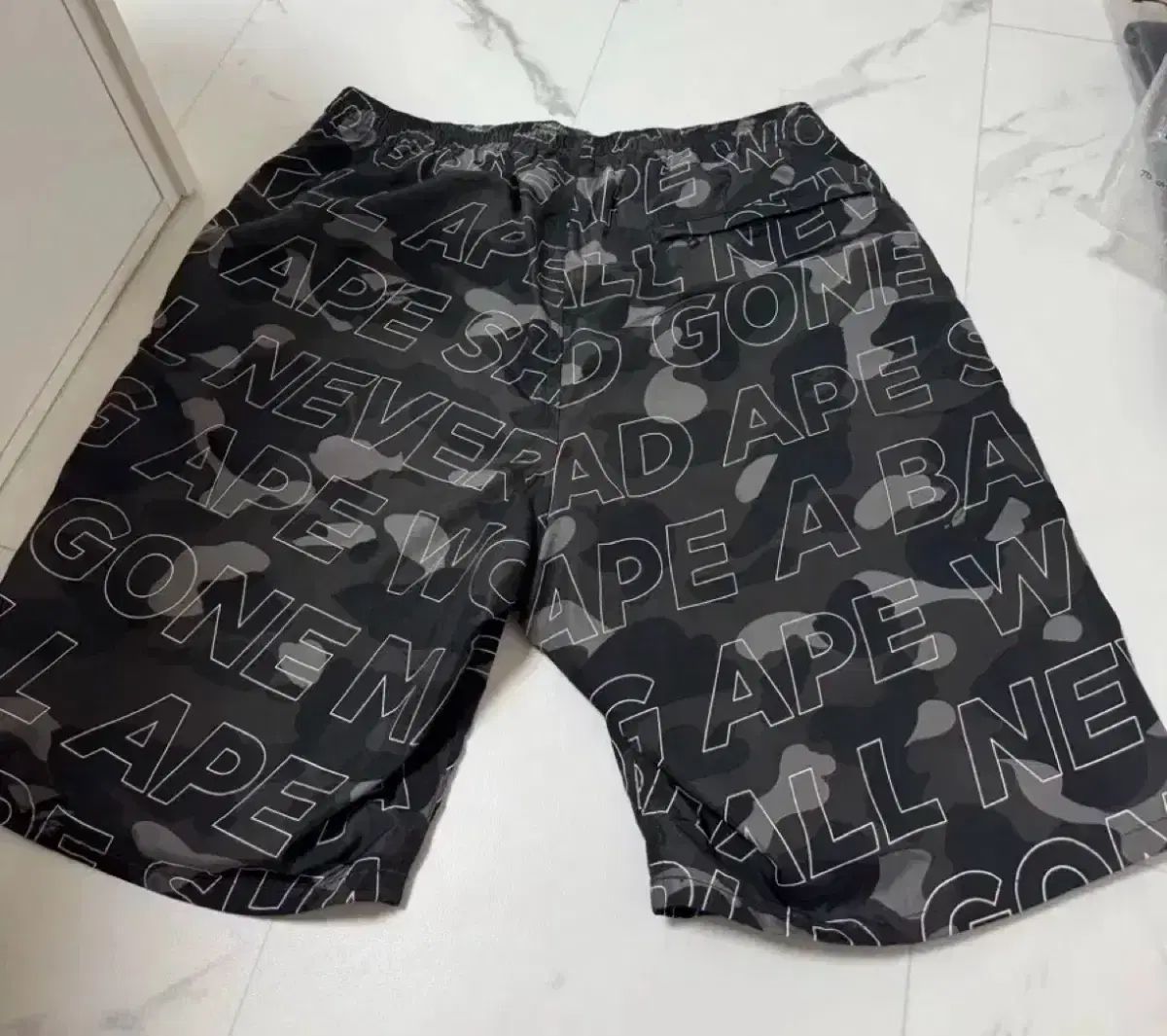 A BATHING APE アベイシングエイプ ハーフパンツ L BATHING A