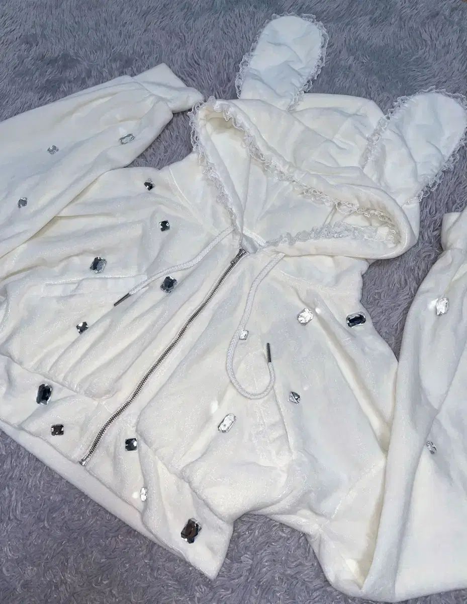 アンクルージュ ウサミミ ツアーベルベット ファー セットアップ