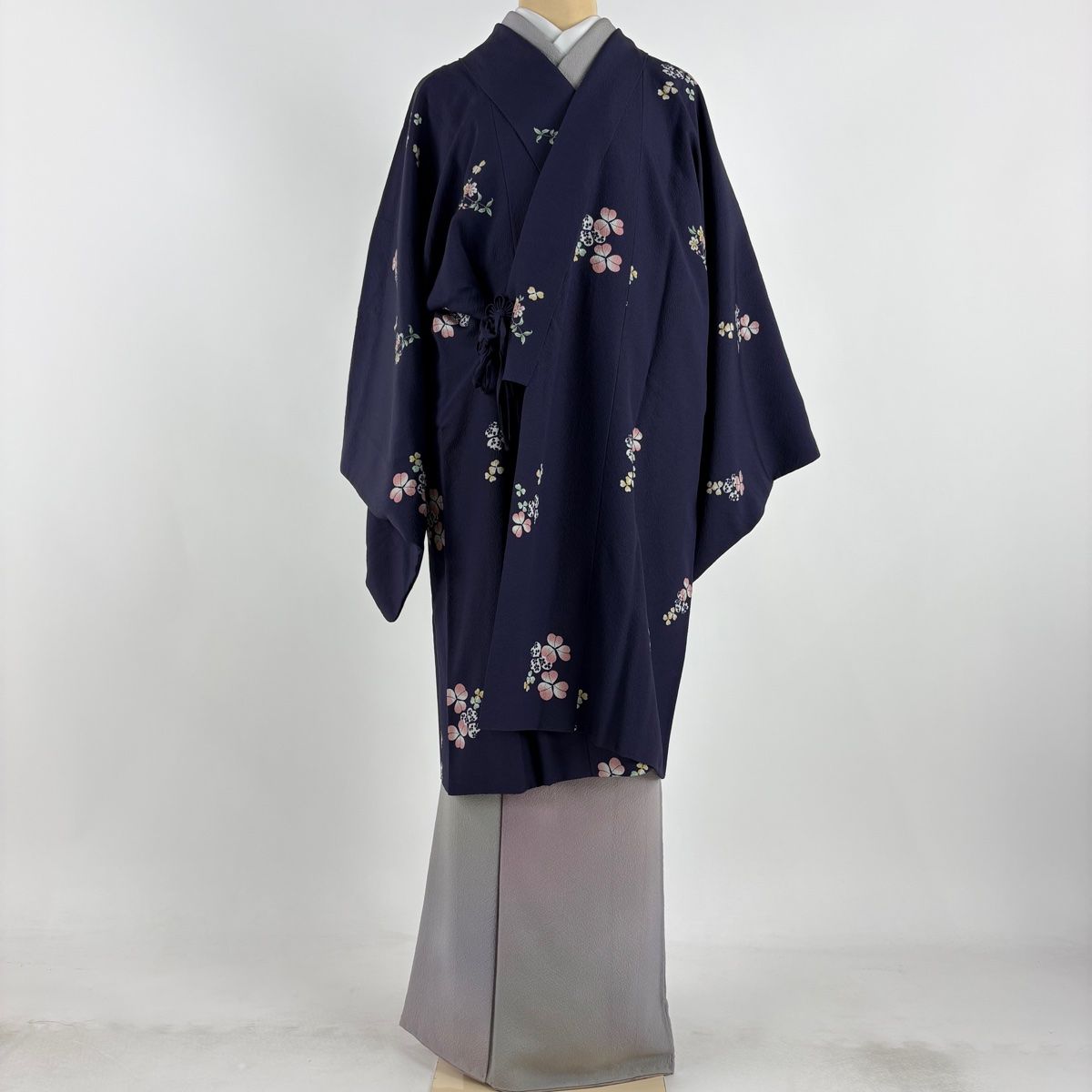 新品未使用 しつけ付き 紫色 幾何学模様 ロング丈着物 パールトーン 