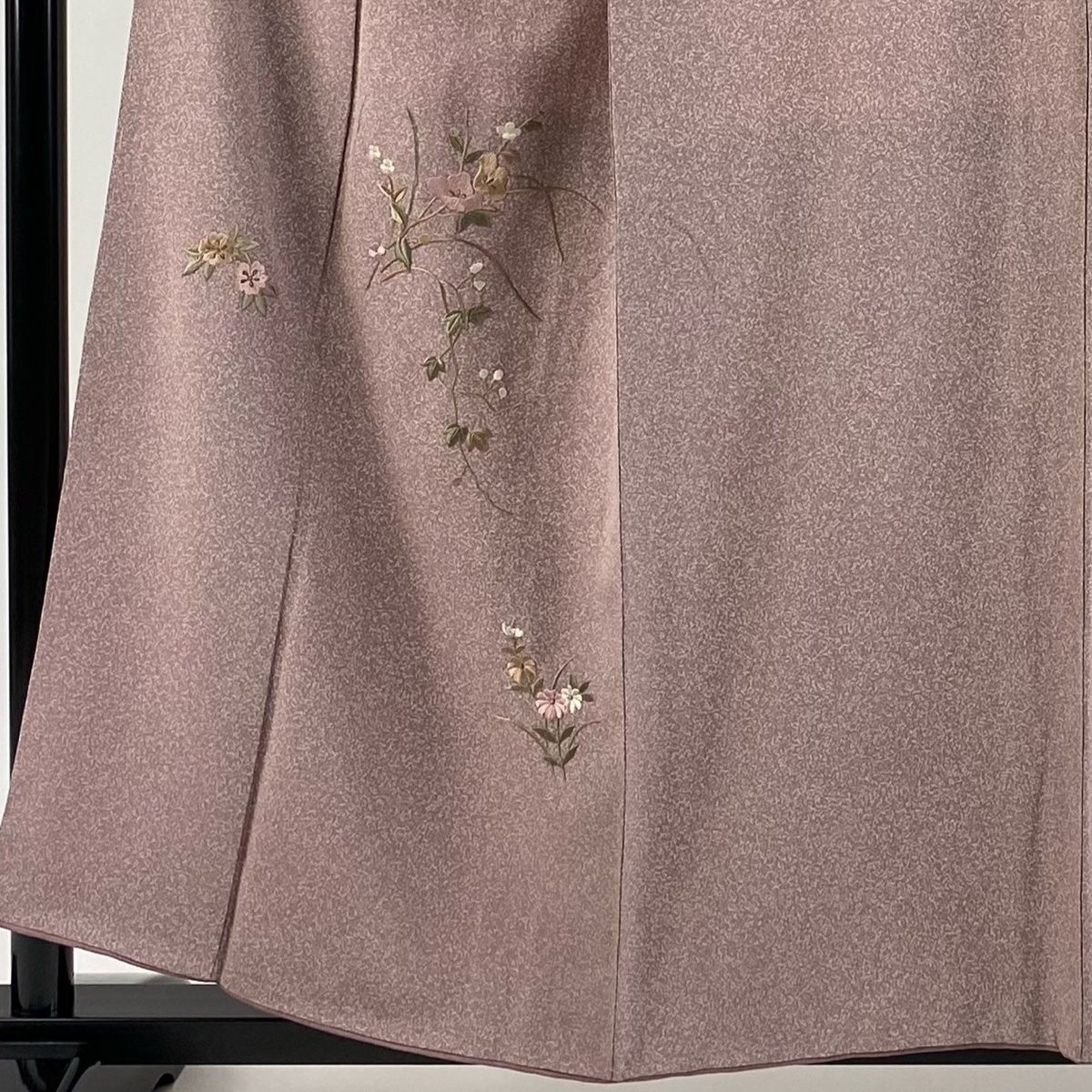 付下げ 身丈157cm 裄丈63.5cm S 袷 草花 金糸 刺繍 薄小豆 正絹 秀品