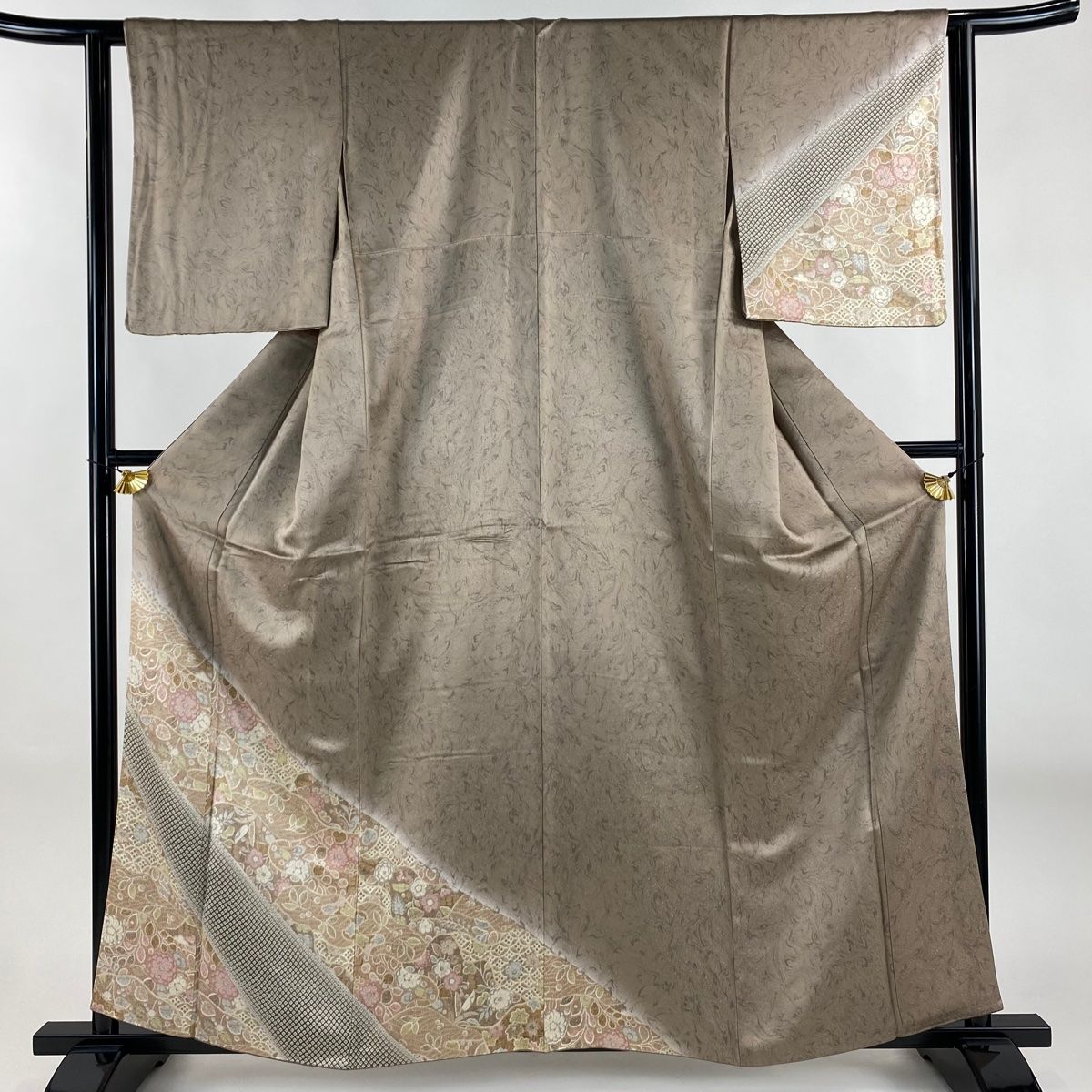 バイセル 美品 名品 訪問着 緑 多色 落款有 草花 雪輪 有職文様 金彩 金糸 正絹 袷 162cm Mサイズ☆☆☆☆ 美品 付下げ 身丈160cm 裄丈61cm S 袷 草花 霞 ぼかし 薄茶色 正絹