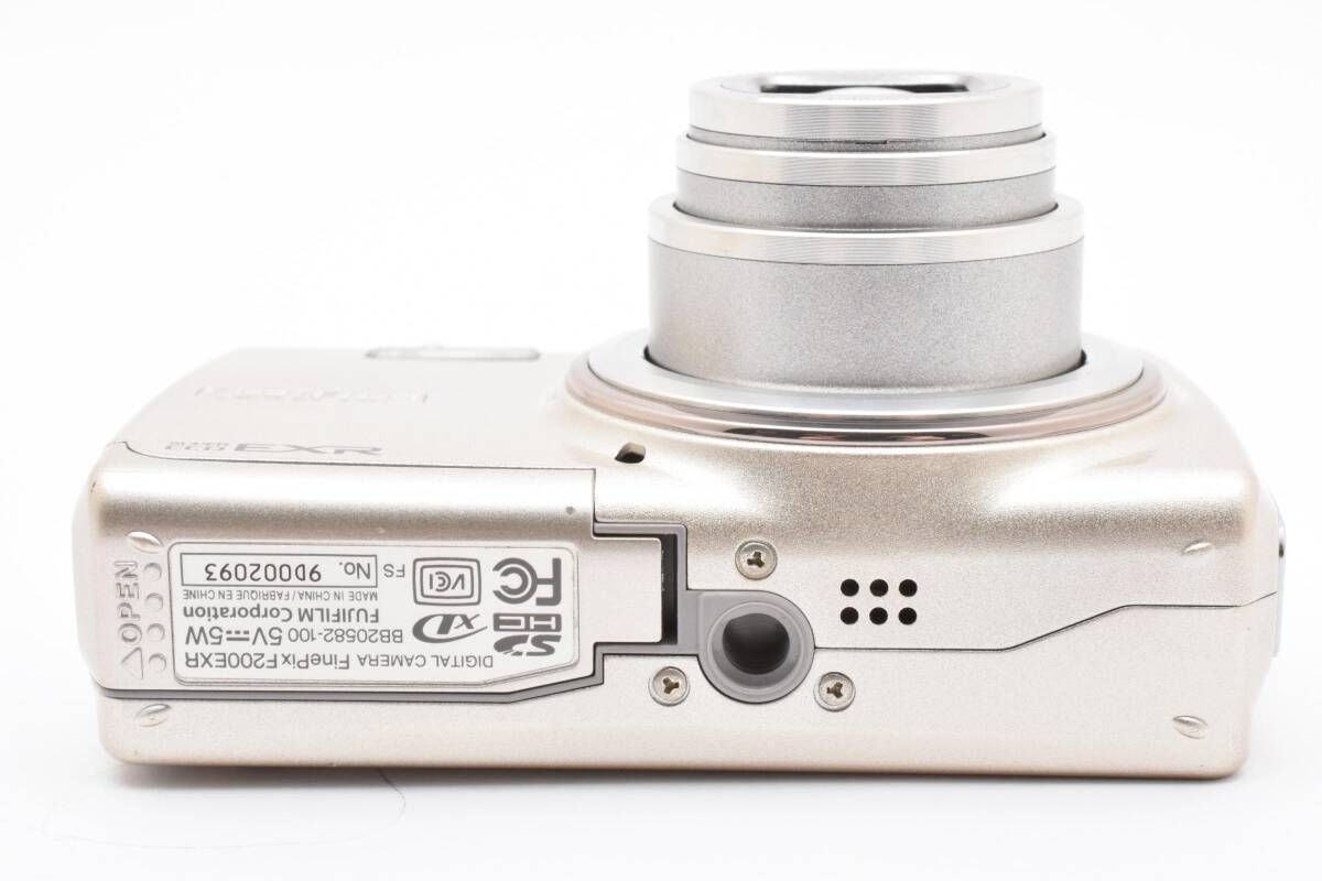 ☆美品☆FUJIFILM 富士フイルム FinePix F200EXR コンパクトデジタル 