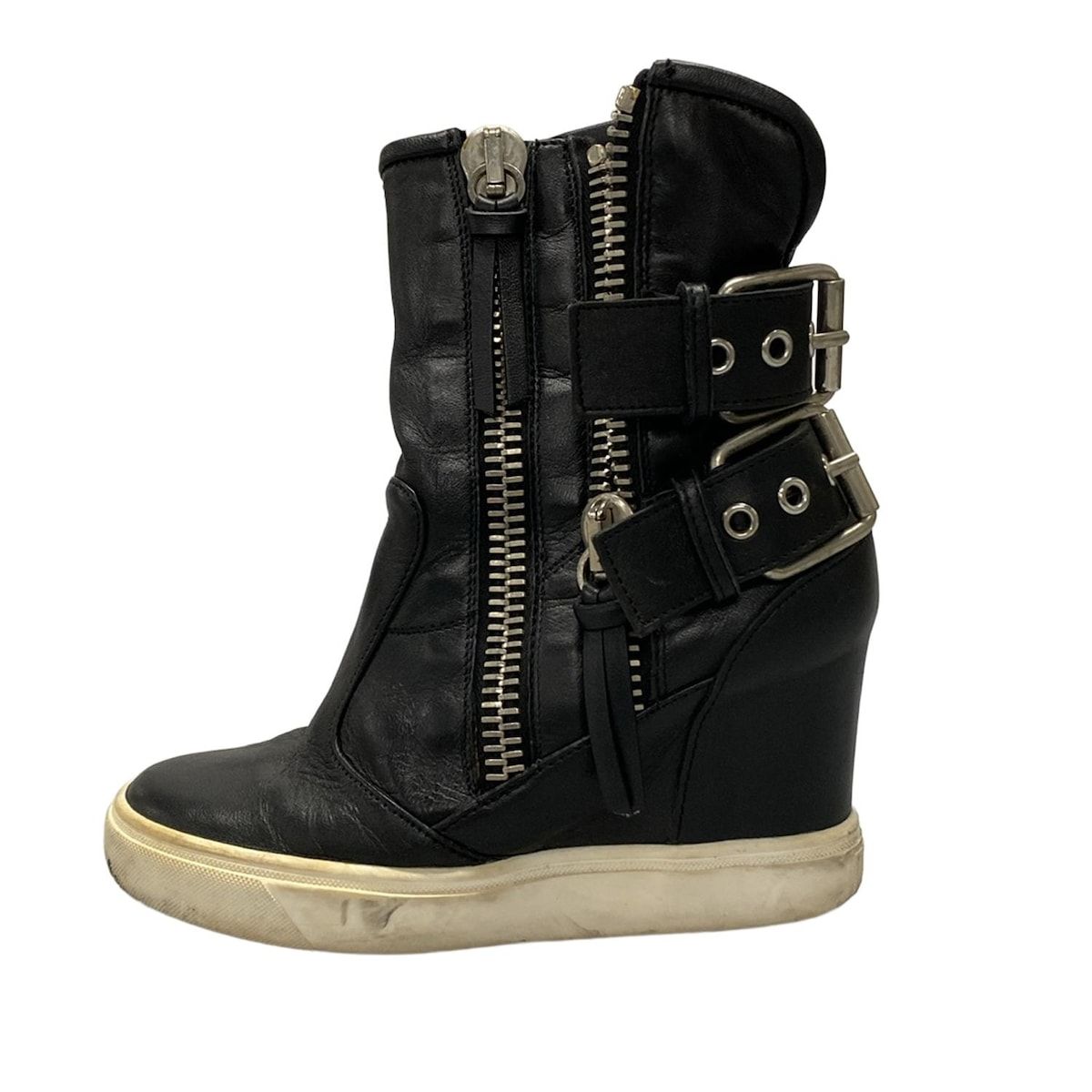 Guiseppe Zanotti のショートブーツ GIUSEPPE ZANOTTI DESIGN