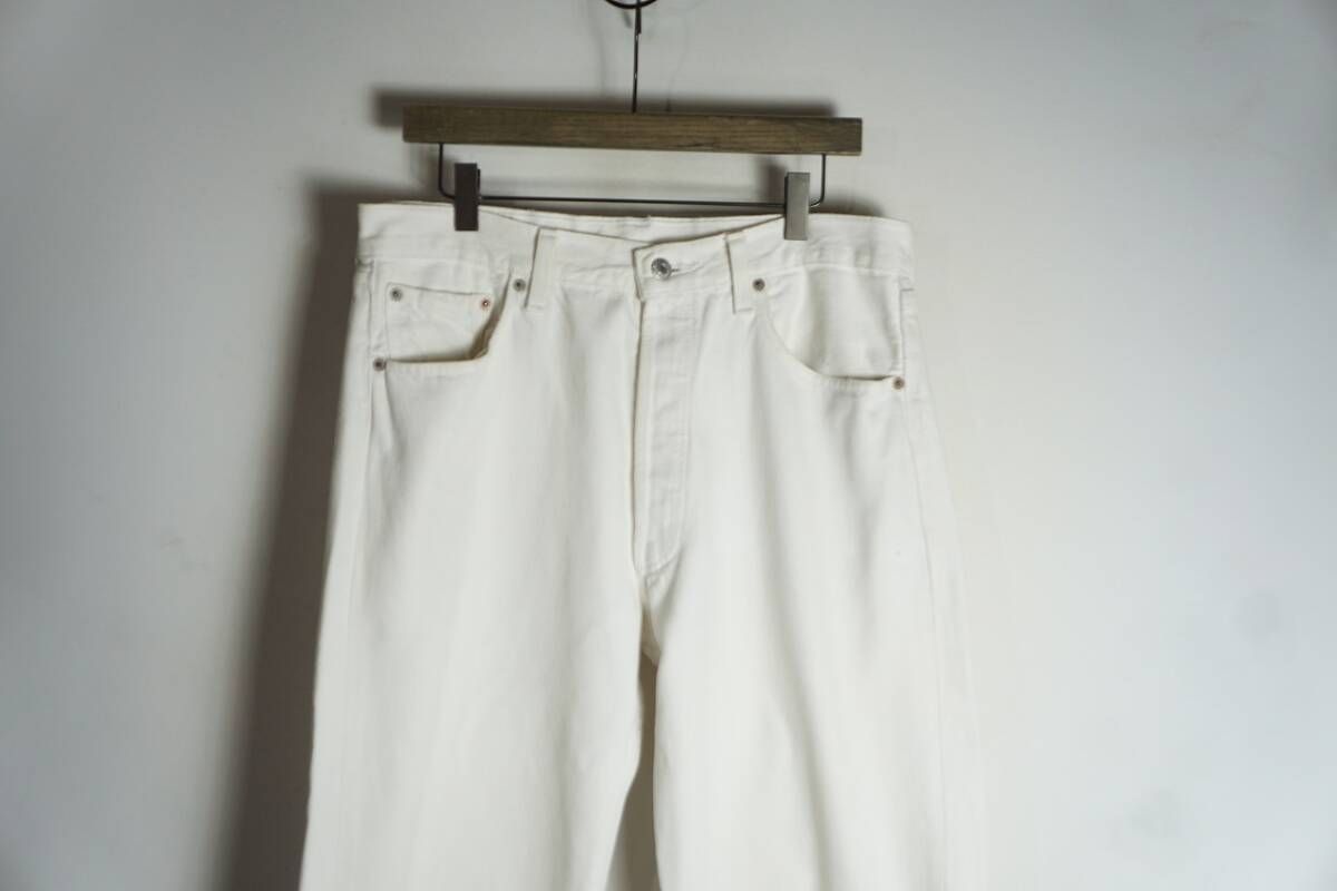 90s Euro Levi