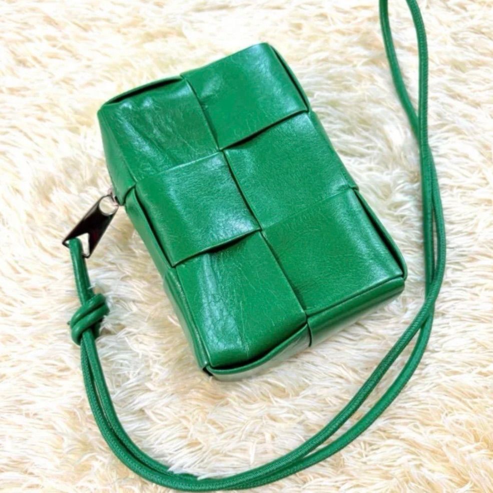 【最短翌日配送】 ボッテガヴェネタ カセット マキシ イントレチャート ショルダーバッグ ポーチ ミニバッグ グリーン 緑 レザー