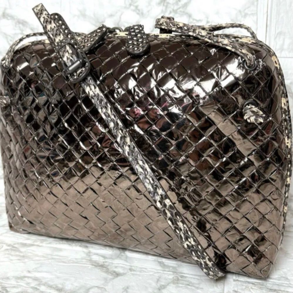 ボッテガヴェネタ BOTTGA VENETA パイソン イントレチャート