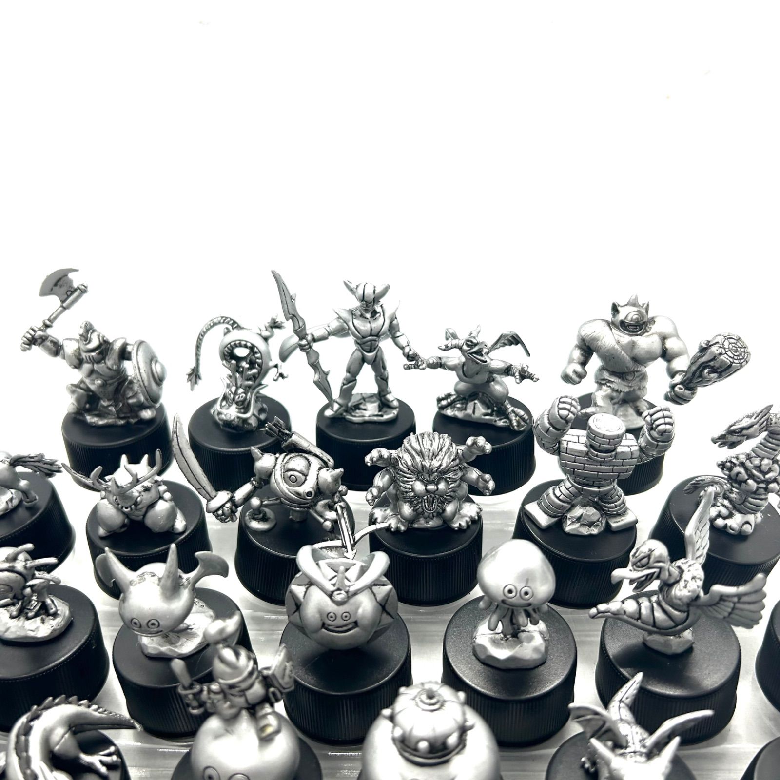 ドラゴンクエスト　フィギュアコレクション　ボトルキャップ トイザらス限定 ドラゴンクエストフィギュアコレクション シルバー