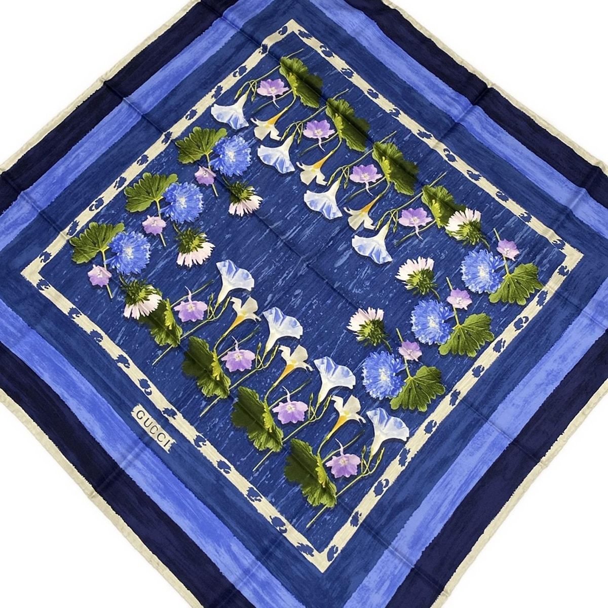 GUCCI(グッチ) スカーフ美品 ブルー×マルチ 花柄 - メルカリ 