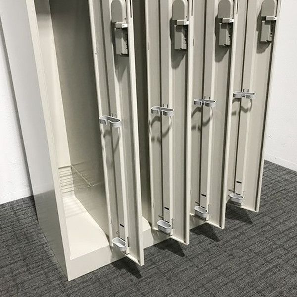 （中古）コクヨ ４人用ロッカー 鍵付き ナチュラルグレー スチール LK-P40M 更衣ロッカー 更衣室 休憩室 幅900mm F-GC-109-1207A KOKUYO コクヨ 4人用ロッカー LK-4F1T ニューグレー 鍵有り 四人 個人