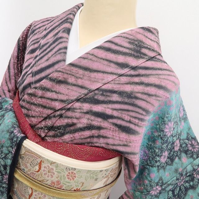 ❁tomihisa❁新品 滝泰謹製 おぼろ染め 相良刺繍 着物“香るが如く花を