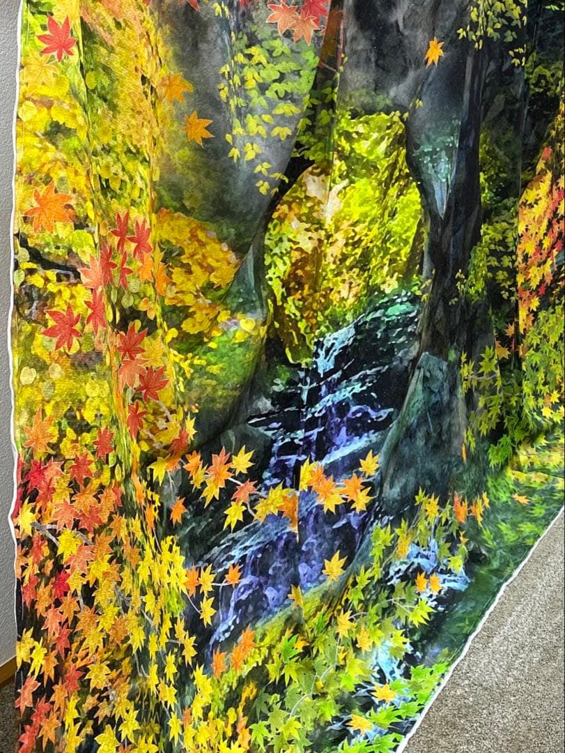 濃溝の滝 銀通し 訪問着 仮絵羽 未仕立て品 風景画 紅葉 紋意匠 正絹 八掛付 濃溝の滝 銀通し 訪問着 仮絵羽 未仕立て品 風景画 紅葉 紋意匠 正絹
