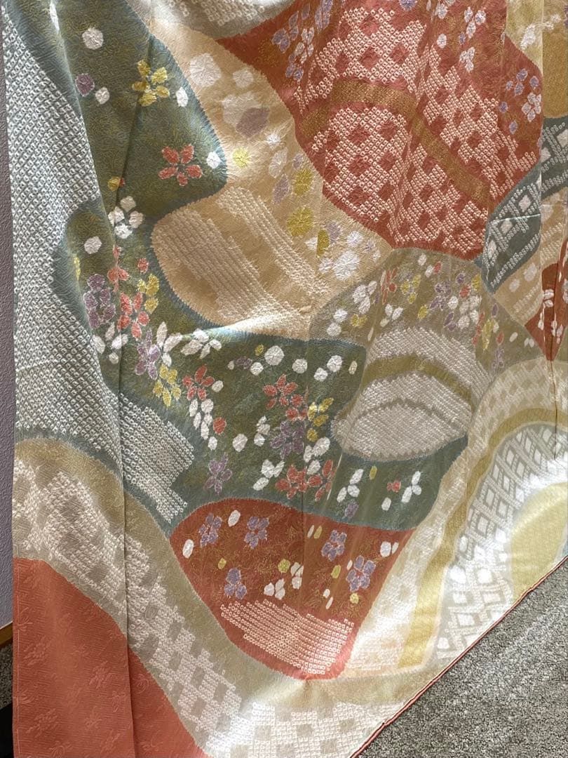 青柳 訪問着 金彩 七宝 絞り 紋意匠 正絹 躾糸付き - メルカリ