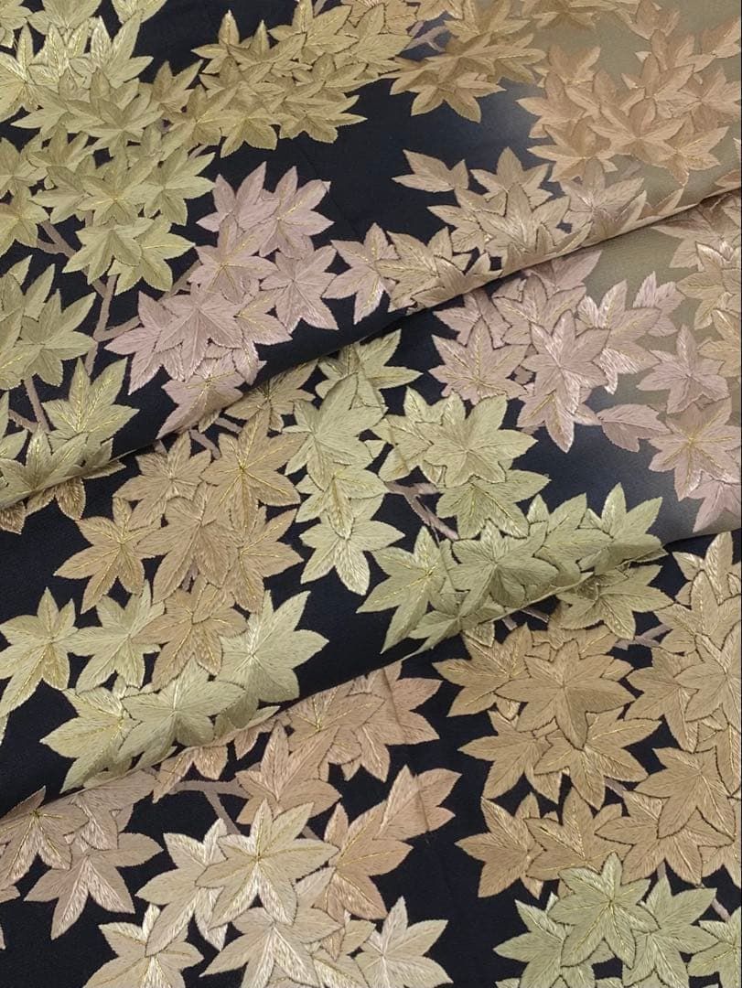 総刺繍 手刺繍 相良刺繍 訪問着 金糸 銀糸 正絹 ガード加工済 躾糸付き 総刺繍 手刺繍 相良刺繍 訪問着 金糸 銀糸 正絹 ガード加工済 躾糸付き