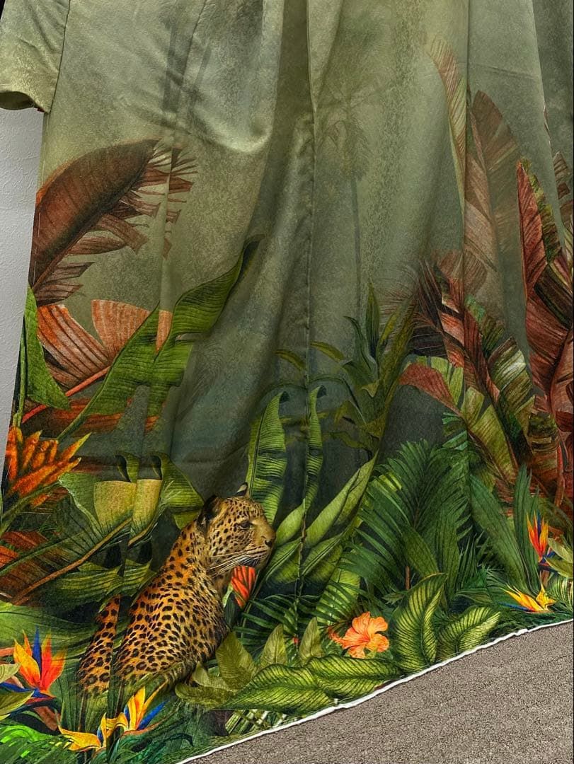 ジャングル 豹 オウム 動物 訪問着 仮絵羽 未仕立て品 銀通し 正絹 ジャングル 豹 オウム 動物 訪問着 仮絵羽 未仕立て品 銀通し 正絹 八