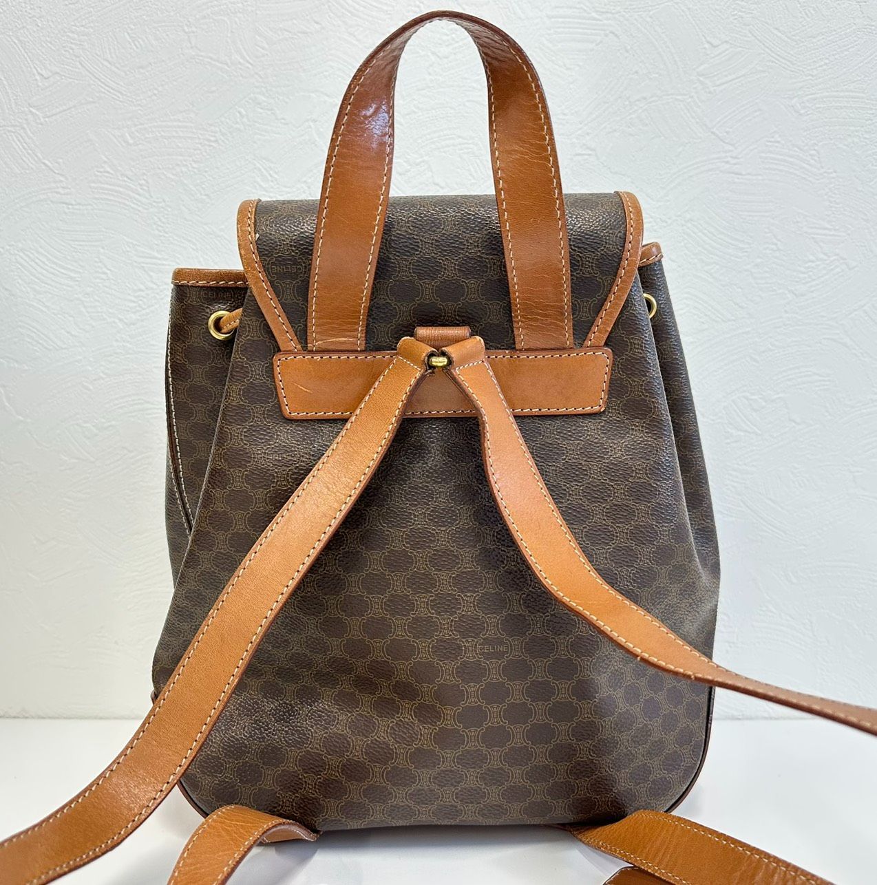 チャーム付き D