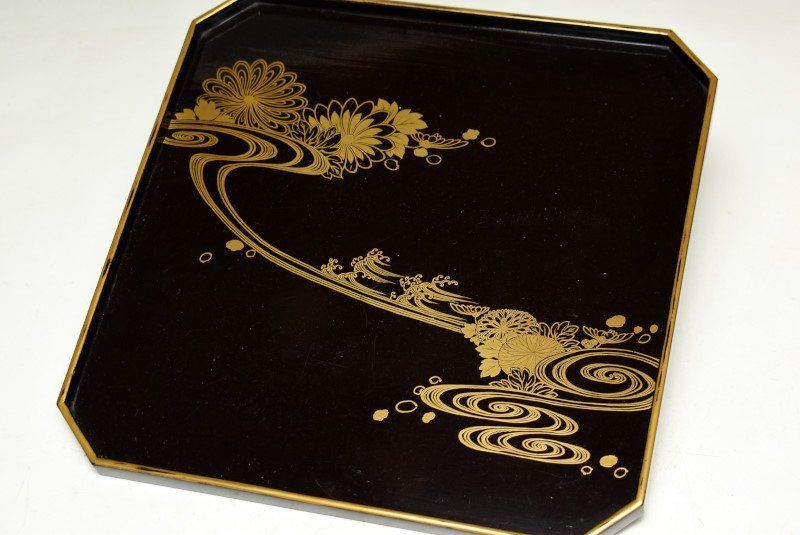 蔵A3771a】時代 トップ 木製縁金絵替菊流水文 会席盆 四方膳 五客