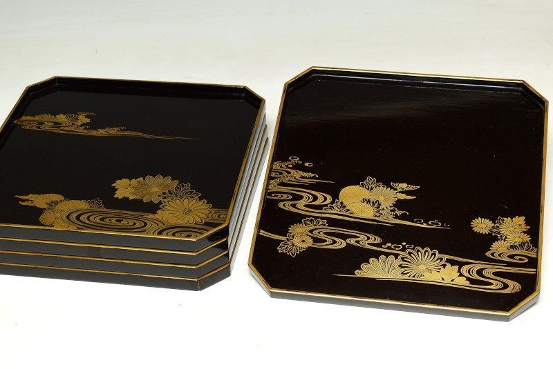 蔵A3771a】時代 トップ 木製縁金絵替菊流水文 会席盆 四方膳