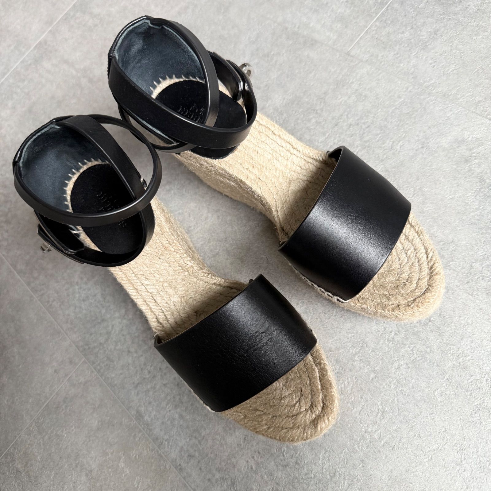 美品 エルメス ティヴォリ レザー ウェッジソールサンダル ブラック