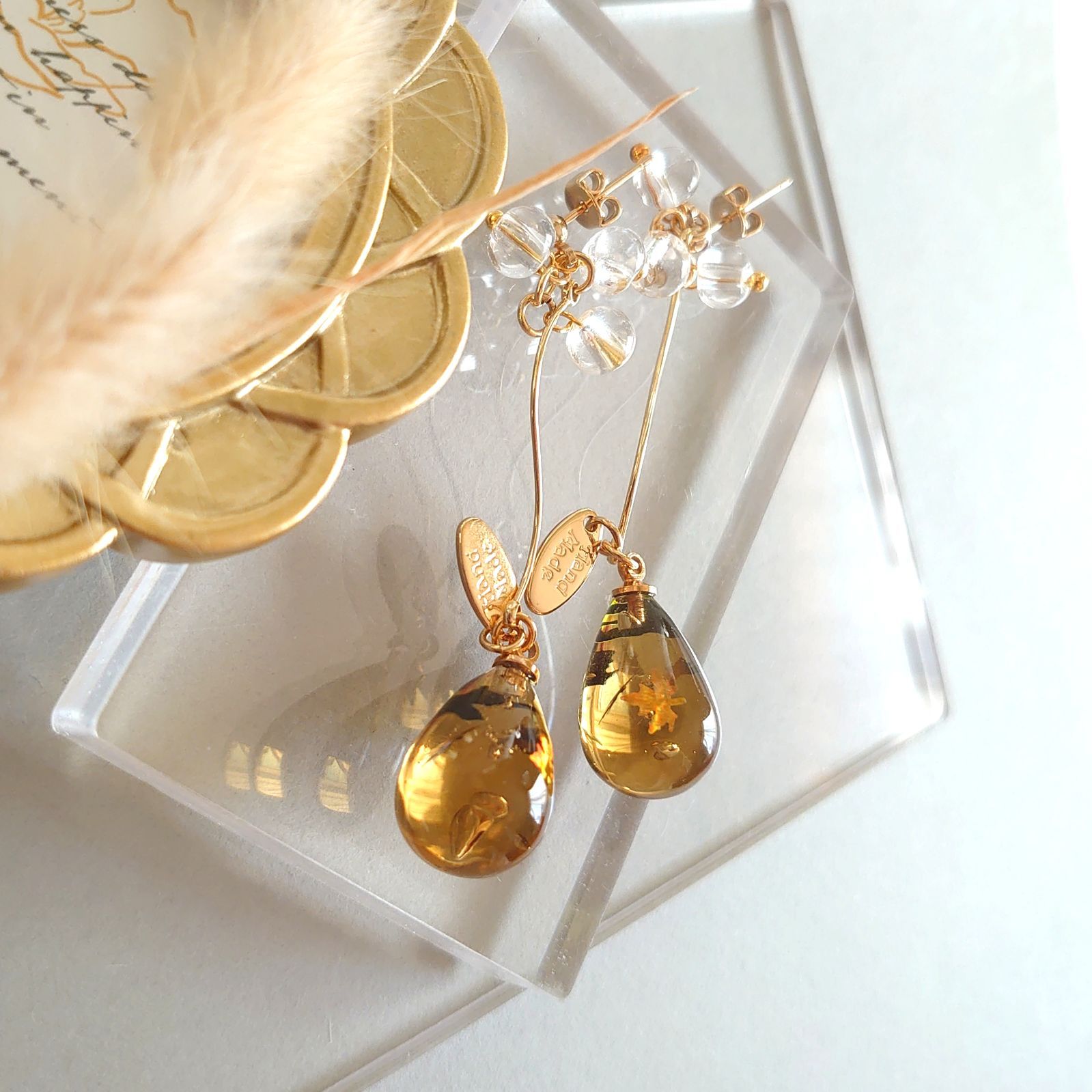 紅葉 しずく きらきら レジン ピアス サージカルステンレス 金属 