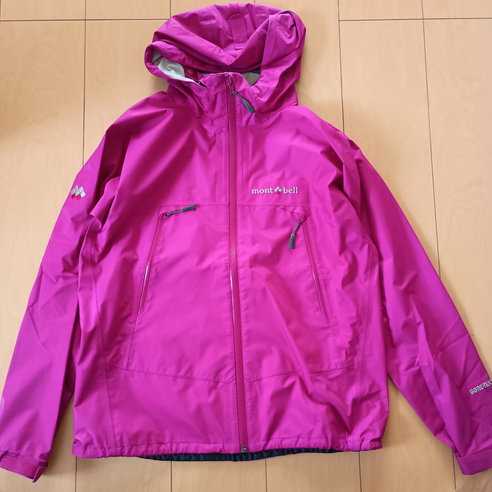 美品　モンベル　レインダンサージャケット　マウンテンパーカ　ゴアテックス　赤　L モンベル レインダンサージャケット レディース M ゴアテックス 2250