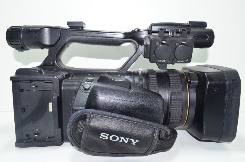 送料無料】 ソニー SONY HXR-NX5J NXCAM 業務用 ビデオカメラ