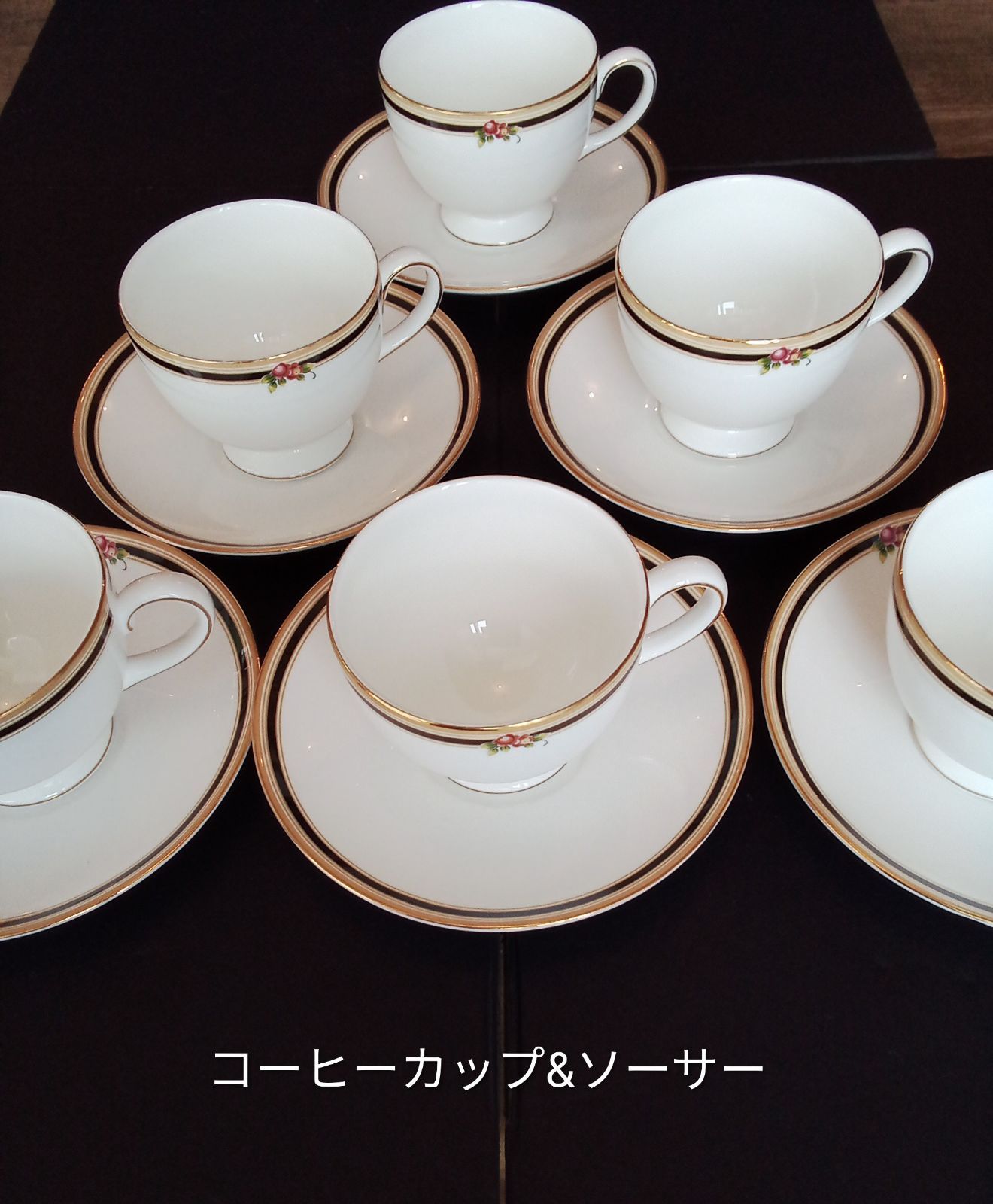 おそらく未使用　廃盤品　 ウエッジウッド　クリオ　5枚 サイズ20cm位 黒壺 おそらく未使用 廃盤品 ウエッジウッド クリオ 5枚 サイズ20cm位 黒壺