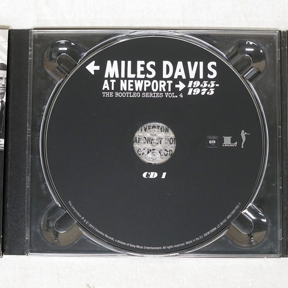 レコード ヨーロッパ盤 MILES DAVIS/AT NEWPORT 1955-1975 (THE