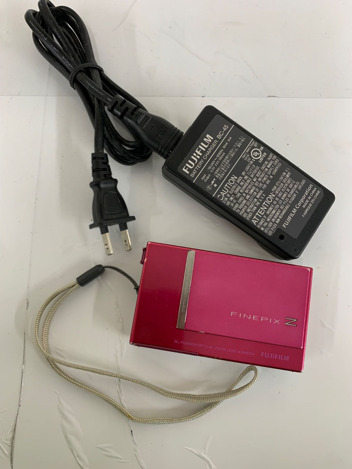 4【通電動作確認済み】FINEPIX Z100fd コンパクトデジタルカメラ 充電