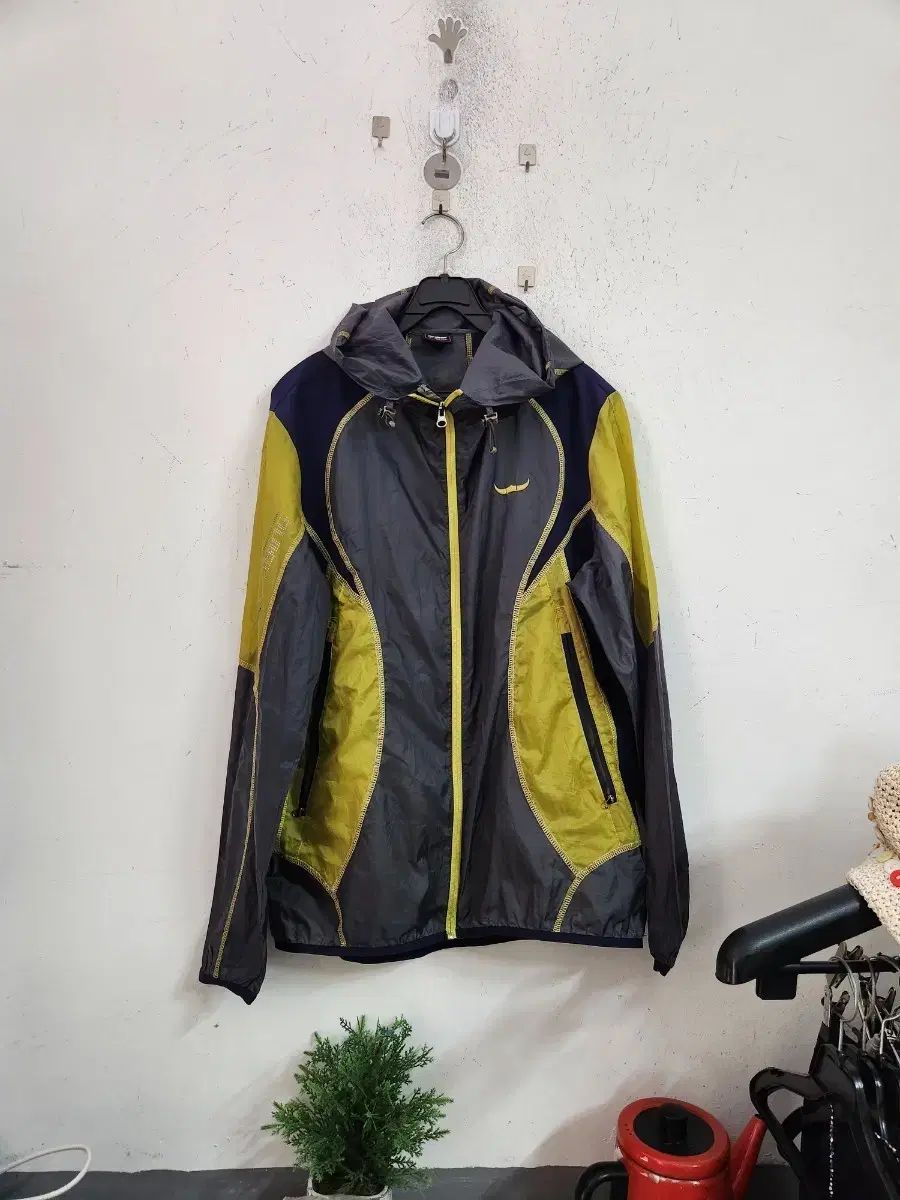 unico ウニコ KIRP ローテーブル [東京都新宿区引取り希望]