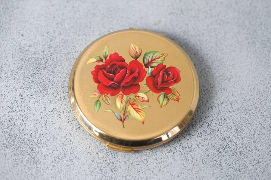 ストラットンStrattonの薔薇のパウダーコンパクト 7.7×1.2cm ga-1245