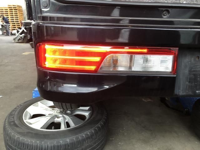 エブリィda17wテールライト 35603-64P00 右側新品 SUZUKI 純正