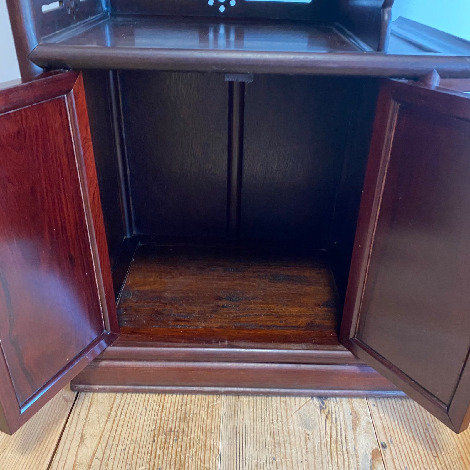 アンティーク 紫檀 飾り棚 透かし彫り 飾り棚 唐木 y141 - メルカリ