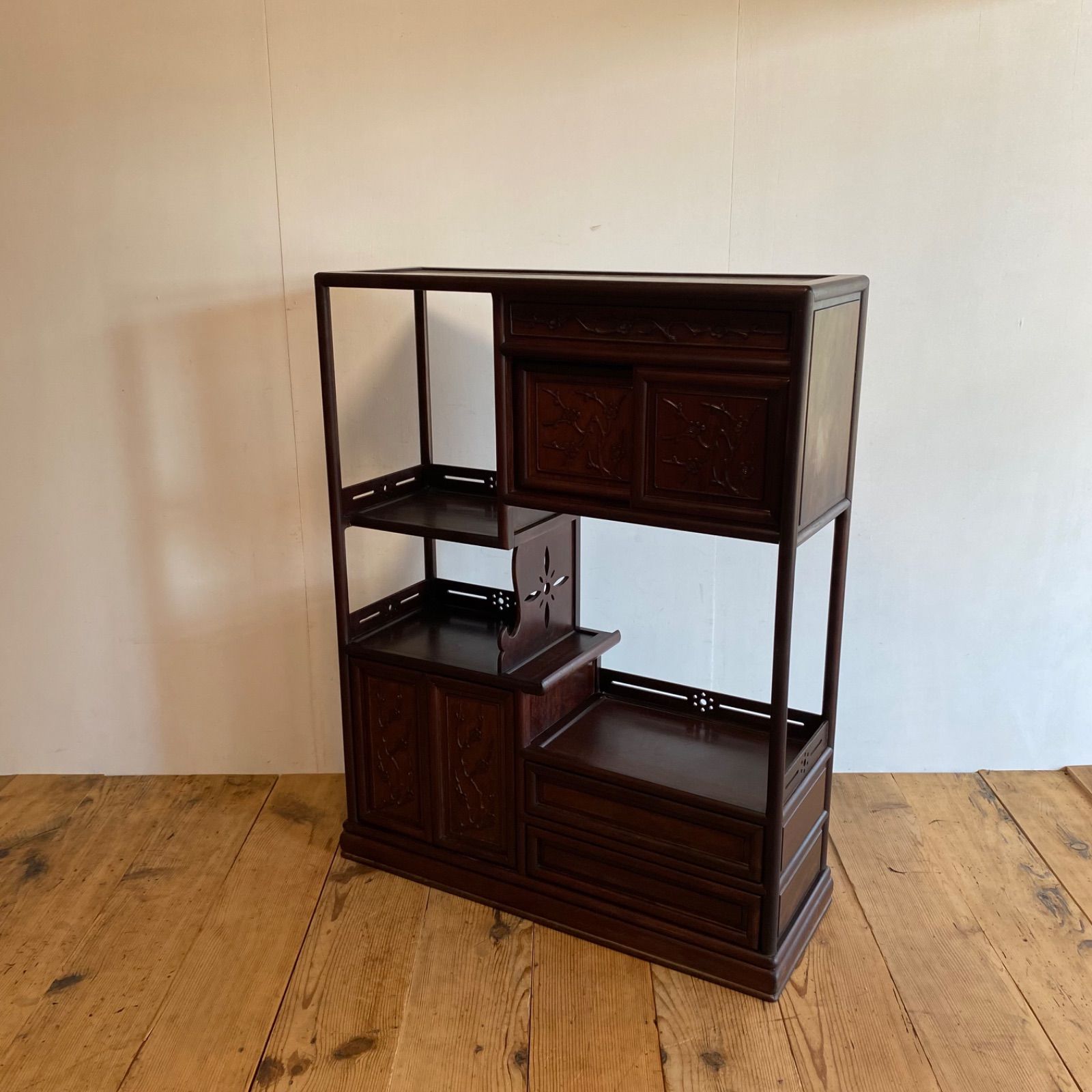 アンティーク 紫檀 飾り棚 透かし彫り 飾り棚 唐木 y141 - メルカリ