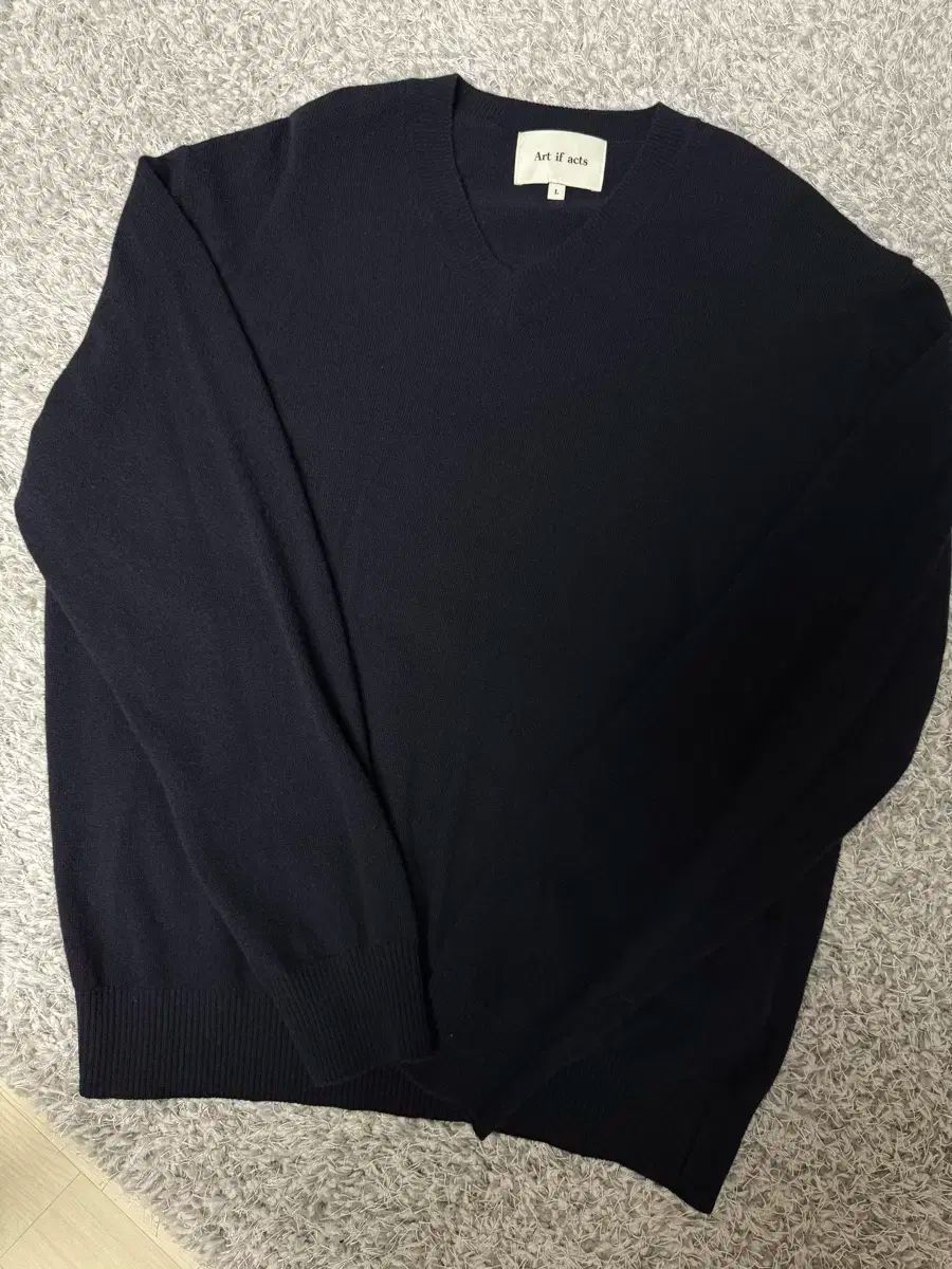 ART IF ACTS カシミア Vネックニット