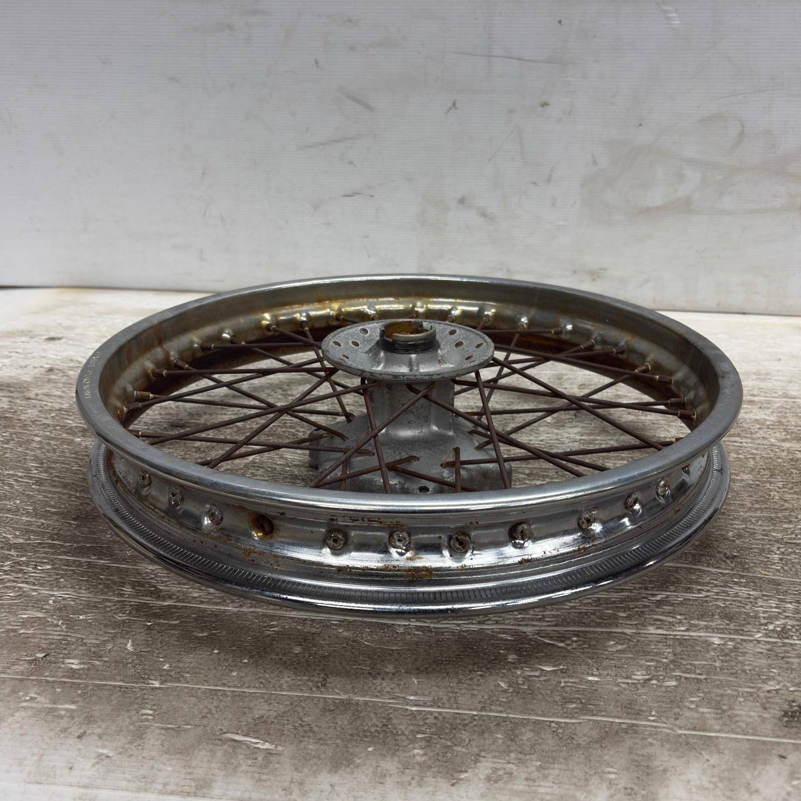 鍋島皿 山家人物渦文 櫛口台 鉢 古木箱入 鑑賞陶磁器伊万里 徳利 鍋島