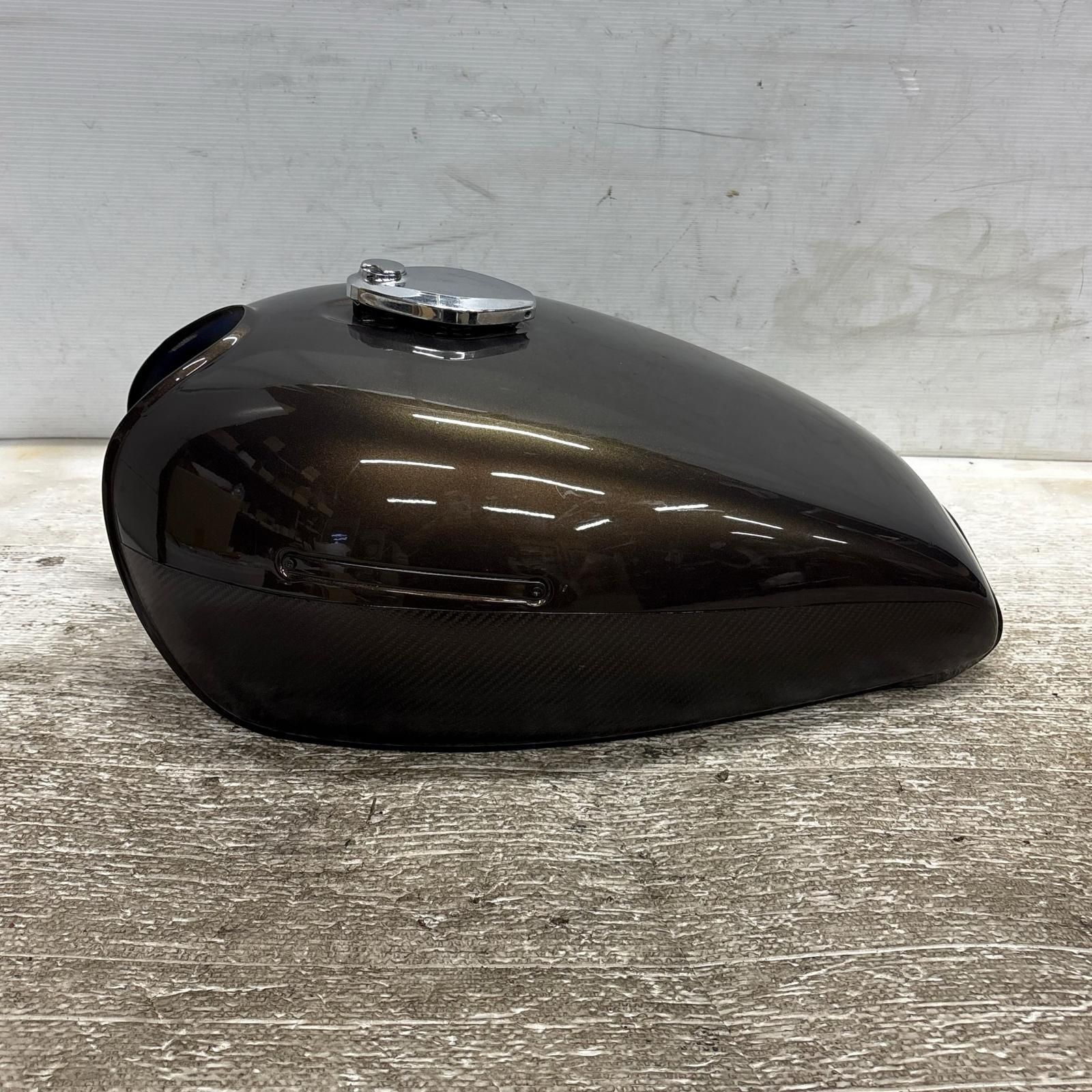 KAWASAKI KZ1000 LTD ガソリンタンク カワサキ [M-250326-24]