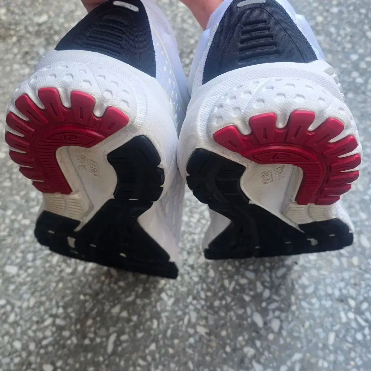 ブルックス アデレナリン ランニングシューズ 白 270