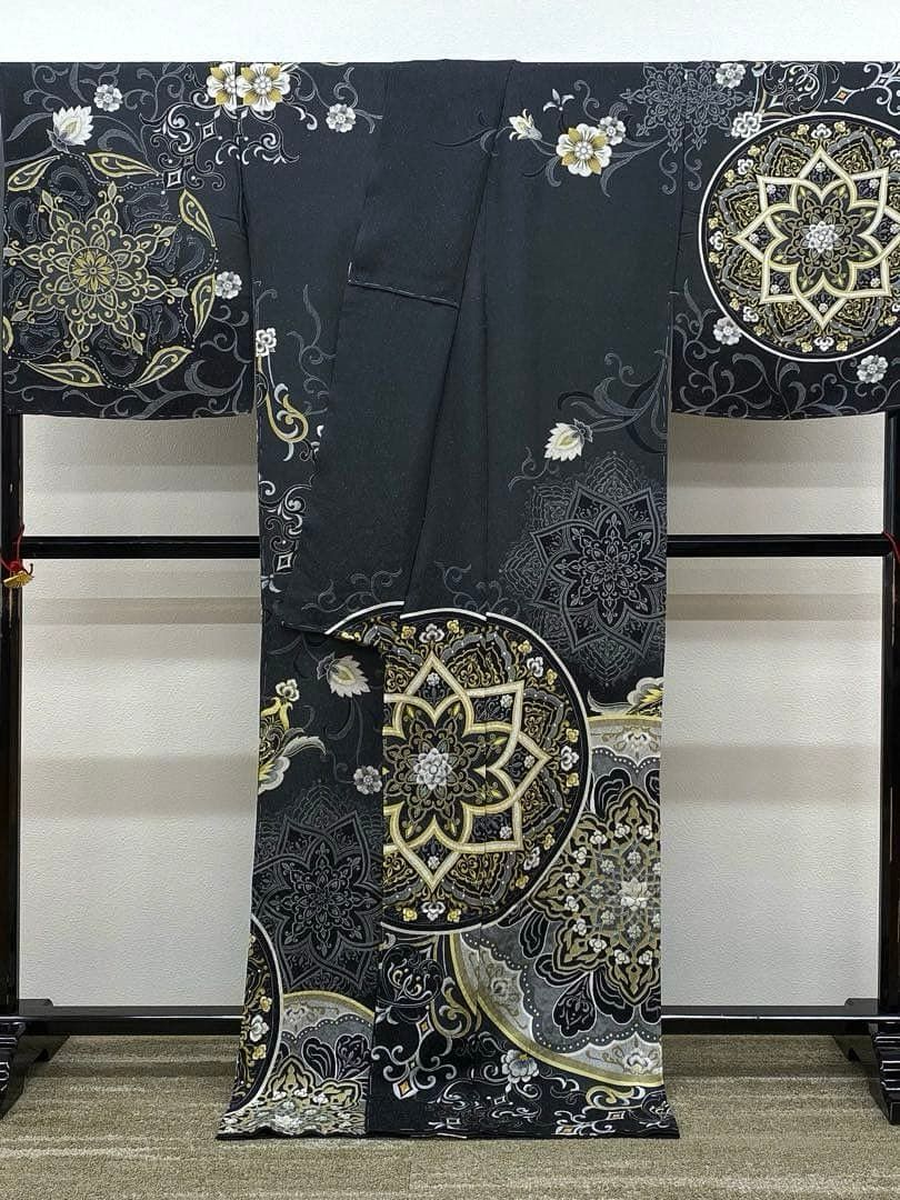 訪問着　八掛け付き　正絹　加賀風　黒地　仮絵羽 新品加賀友禅訪問着空色 星×雛菊｜加賀友禅 絹100％ 八掛付き 未