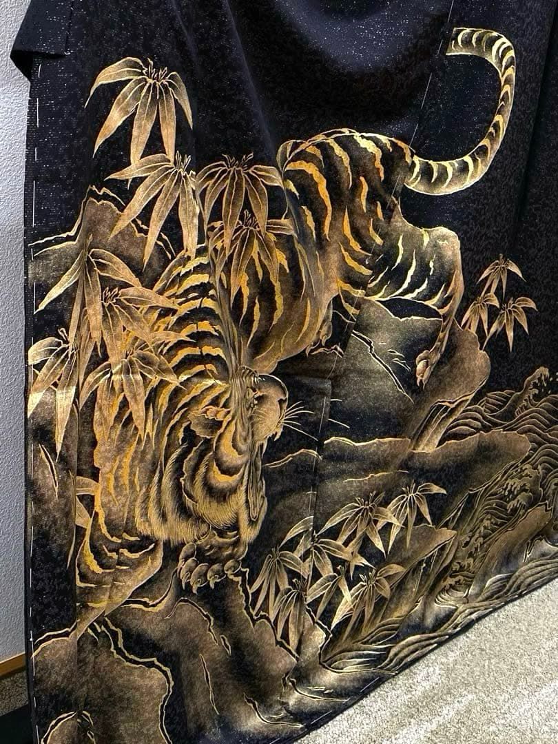 鳳凰 虎 訪問着 豪華 銀通し 仮絵羽 未仕立て品 八掛付き 正絹 大衆