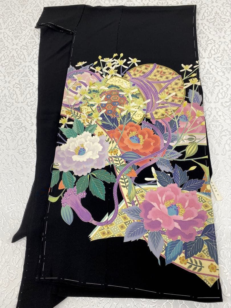 加賀友禅 魚津誠 黒留袖 落款入 仮絵羽 未仕立て品 「艶陽」正絹 八掛付き 加賀友禅 魚津誠 黒留袖 落款入 仮絵羽 未仕立て品 「艶陽」正絹 八掛