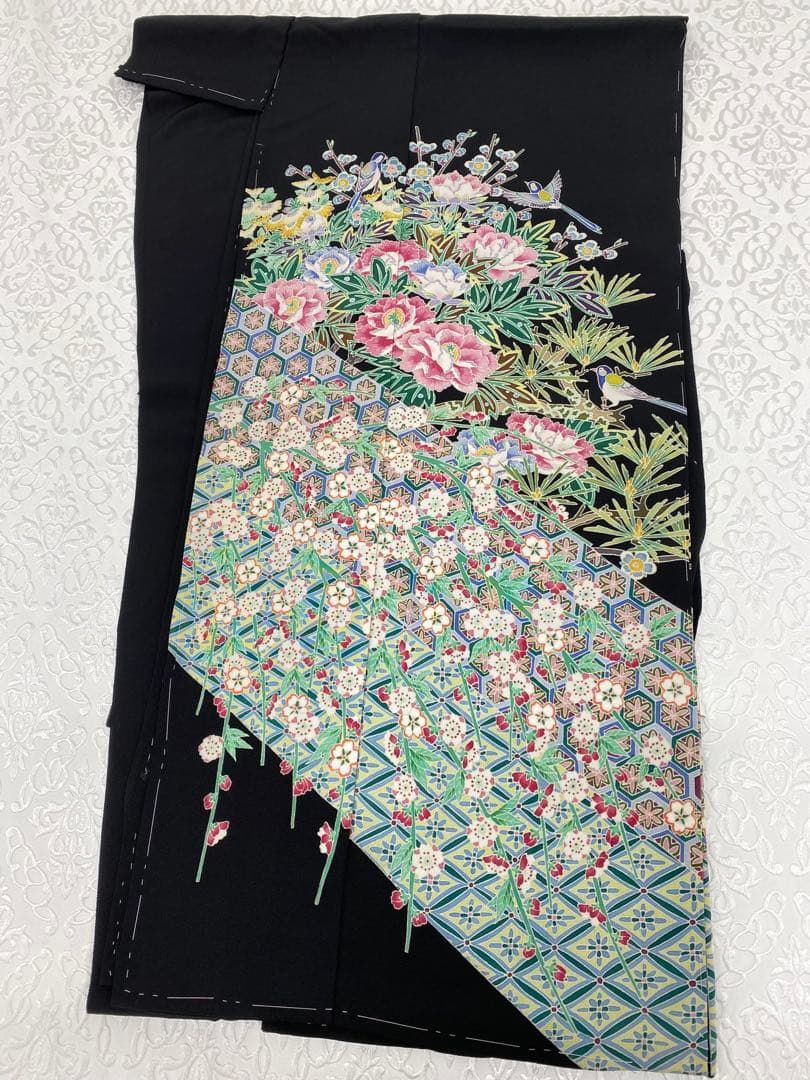 加賀友禅 魚津誠 黒留袖 落款入 仮絵羽 未仕立て品 「艶陽」正絹 八掛付き 加賀友禅 魚津誠 黒留袖 落款入 仮絵羽 未仕立て品 「艶陽」正絹 八掛